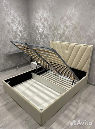 Кровать двухспальная в наличии и на заказ. Доставка