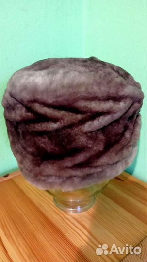 Шапка женская мутоновая