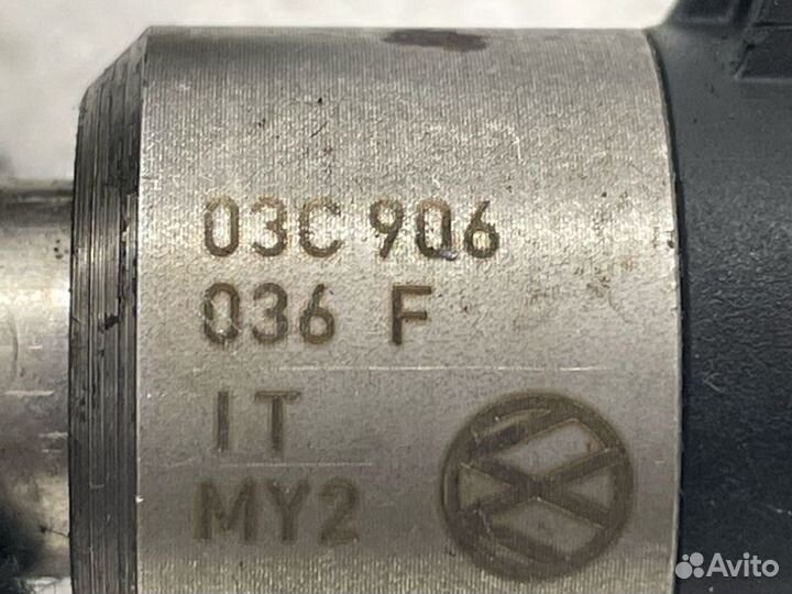 Форсунка топливная Volkswagen Golf MK5 1.4 caxa