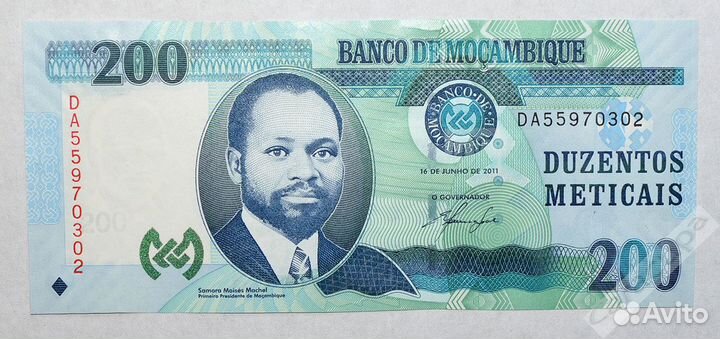Банкнота Африка Мозамбик 200 метикал 2011 лев UNC