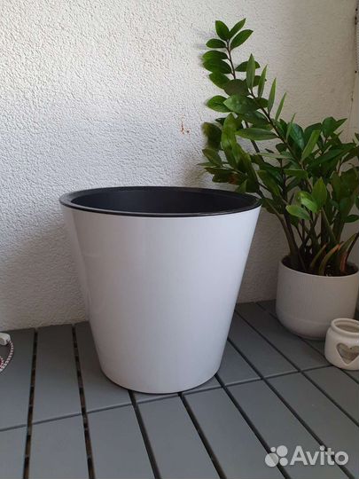 Кашпо горшок цветочный на колёсиках