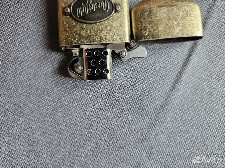 Зажигалка бензиновая chesterfield