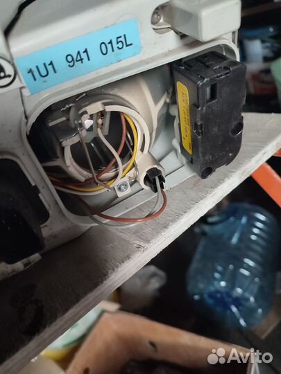 Продам фару шкода октавия тур 2009г.в. оригинал