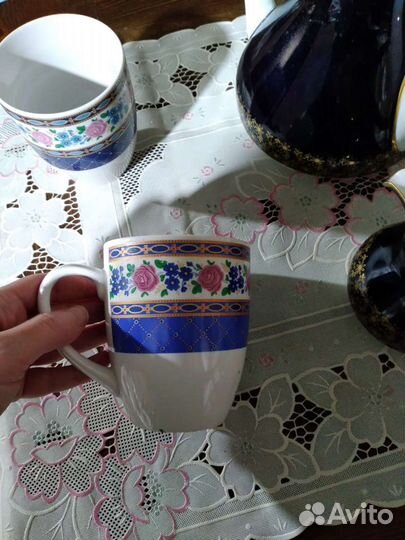 Сервизы, кружки, чайница