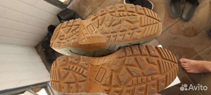 Кроссовки мужские 43 размера lowa