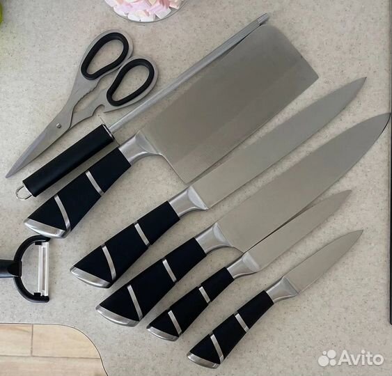 Набор кухонных ножей с подставкой