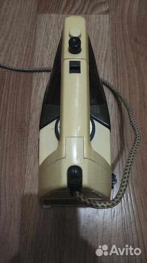 Утюг паровой international