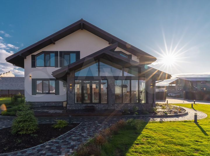 Дом 255 м² на участке 10,5 сот.