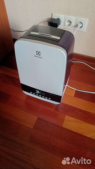 Увлажнитель воздуха Electrolux EHU-3315D