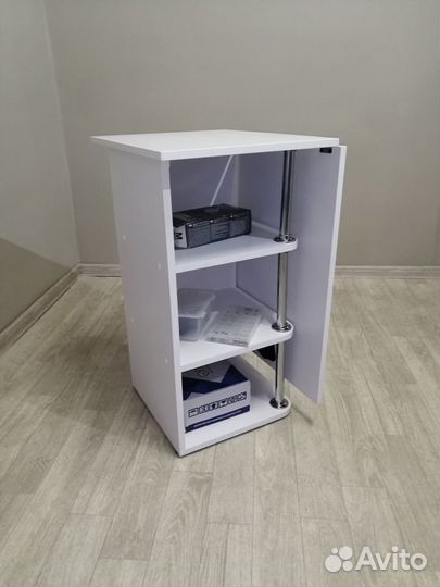 Маникюрный стол с полочками новый от производителя