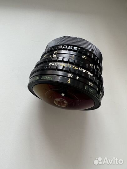 Объектив 8мм для Canon