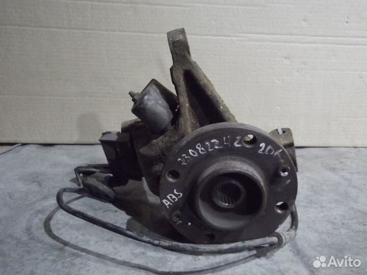 Кулак поворотный Левый Ступица Peugeot 206 ABS