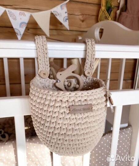Подвесная корзина на кровать