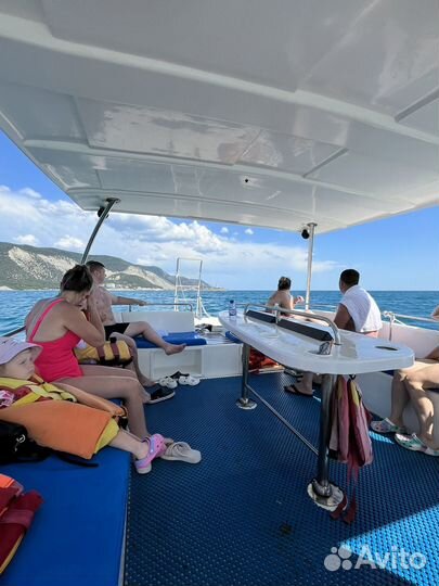 Морские прогулки на катере