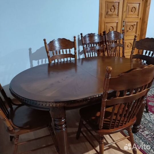 Кухонный стол и стулья