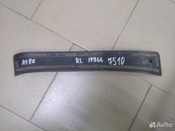 Накладка на порог внутренняя левая Audi A4