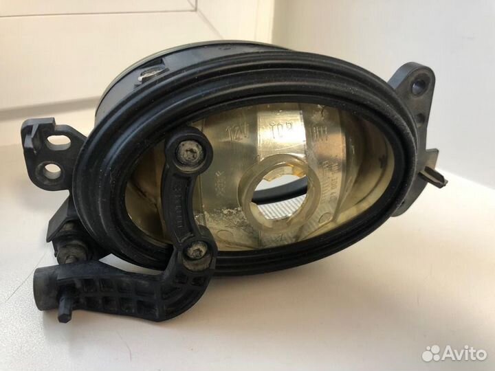 Фара правая противотуманная mercedes
