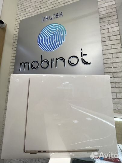 MacBook Air 13.6 2022 M2 8CPU/16/512ssd/8GPU Сияющ