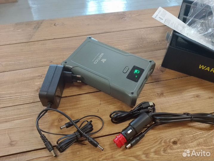 Power bank с авторозеткой