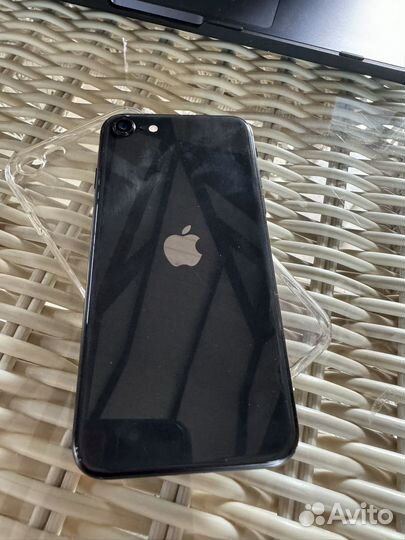 iPhone SE (2020), 64 ГБ