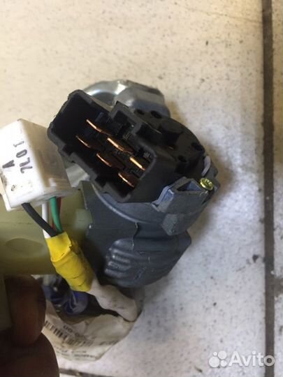 Замок зажигания Kia Rio 4