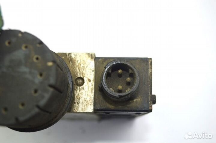 Главный кран уровня пола volvo FH12 2-seeria (01.0