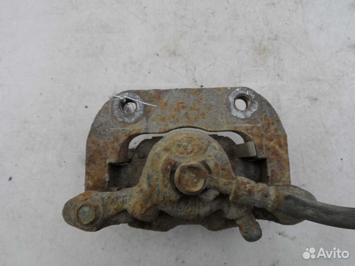 Суппорт задний правый Honda Ridgeline 1