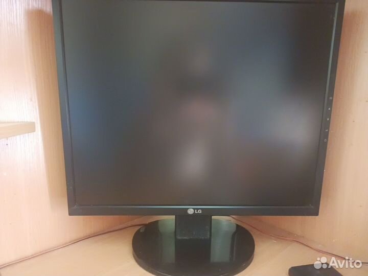 Монитор 19 дюймов