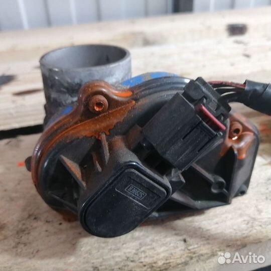 Заслонка дроссельная Ford Focus 2 1.6 бензин