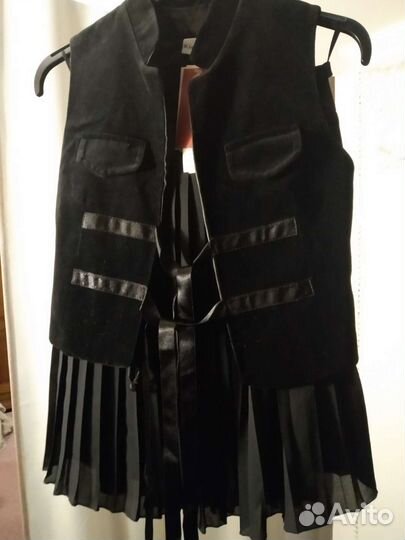 Новый костюм школьный Польша на 10-13 лет