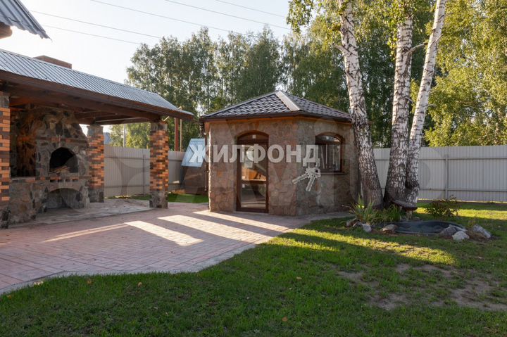 Коттедж 530 м² на участке 37 сот.