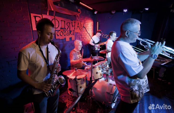 Саксофонист