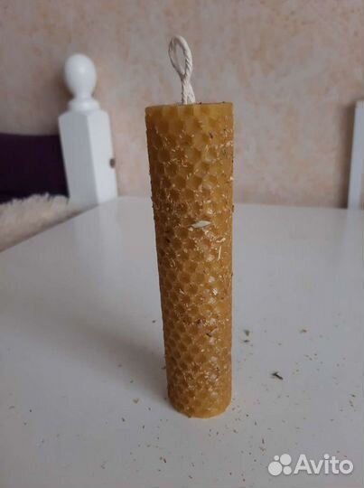 Свеча из вощины с Ромашкой