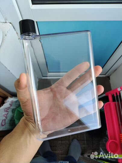 Плоская бутылка для воды