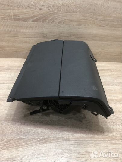 Бардачок Volkswagen Touran