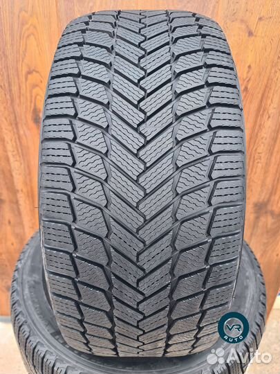 Michelin X-Ice Snow SUV 275/40 R22 108H