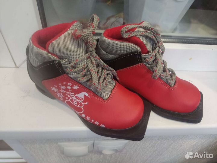 Коньки, лыжные ботинки