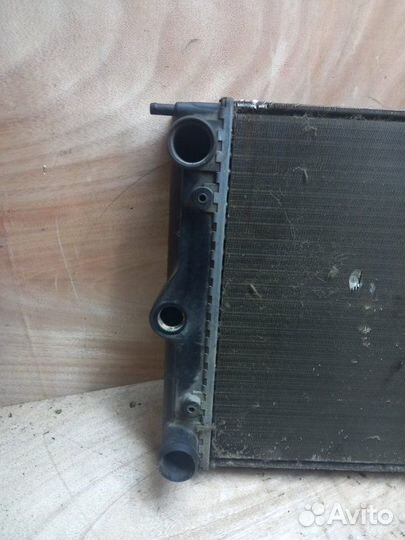 Радиатор охлаждения двигателя Audi 80 B2 DS