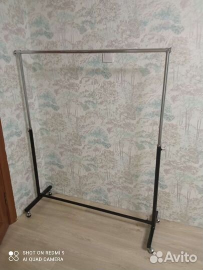 Вешалка для одежды напольная металлическая