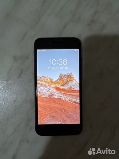 Телефон iPhone 8 64 gb