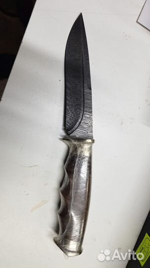 Нож из дамасской стали