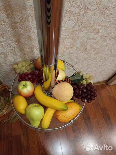 Стойка с фруктами