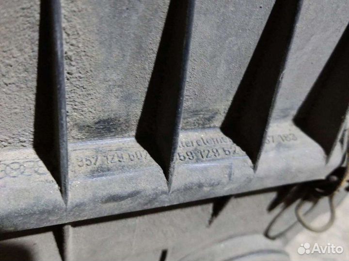 Корпус воздушного фильтра Volkswagen Passat B3