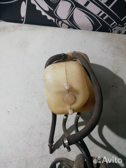 Расширительный бачок топливный BMW 5 E34