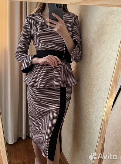 Костюм женский 40