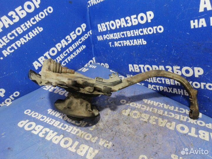 Передний правый поворотный кулак Mercedes-Benz