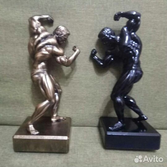 Статуэтка Арнольда Шварценеггера