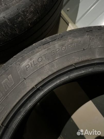 Michelin Pilot Sport 4 215/55 R17 98Y
