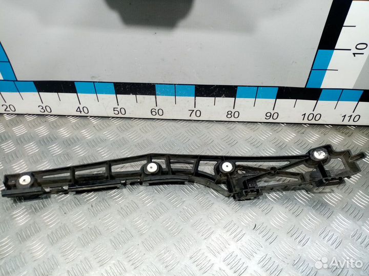 Б/У Кронштейн заднего бампера правый#001