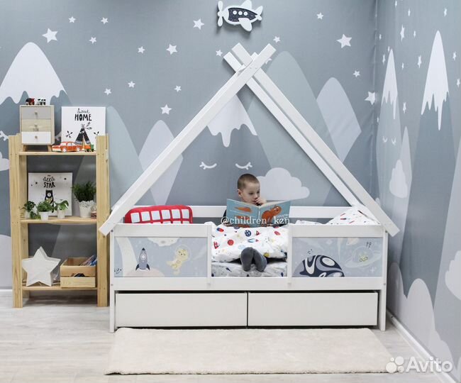 Детская кровать с домиком